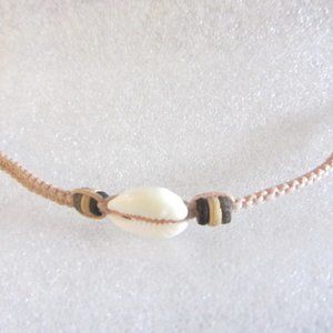 Hemp bracelet w/ shell- Brand new